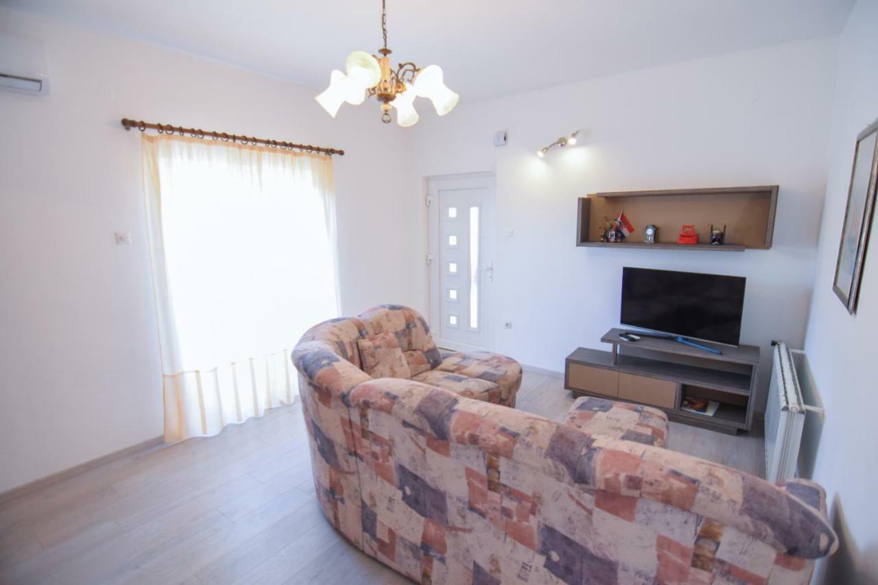 F-Holiday Apartment زادار المظهر الخارجي الصورة